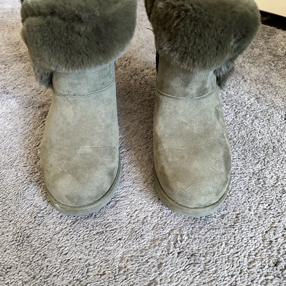 Juicy Couture Green Winter Rain Boots with Fur Trim